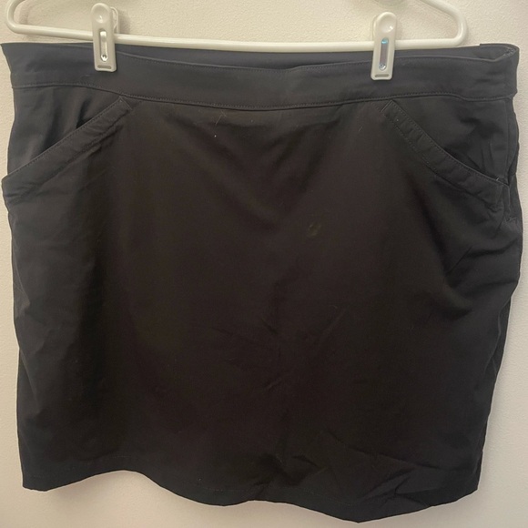 ⭐️ 3/$20 Eddie Bauer Black Skort Size 14 - Picture 3 of 8
